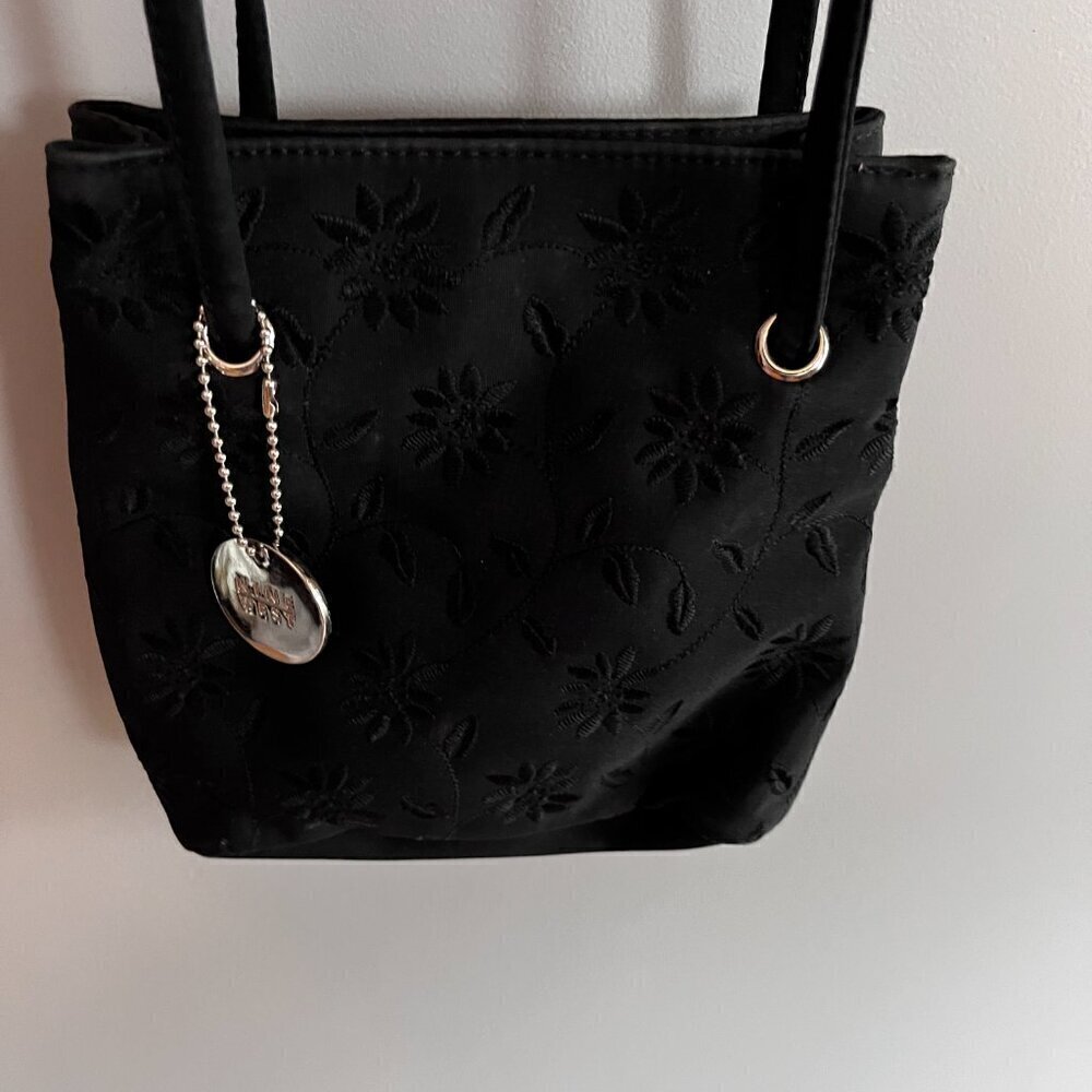 Nine west black purse floral embroidered 90s y2k 2 straps
